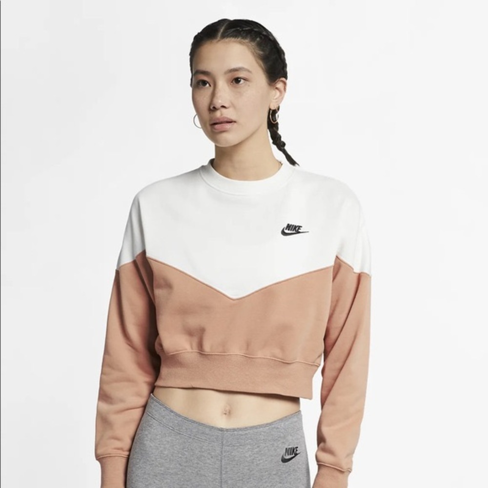 Nike Cropped sweater